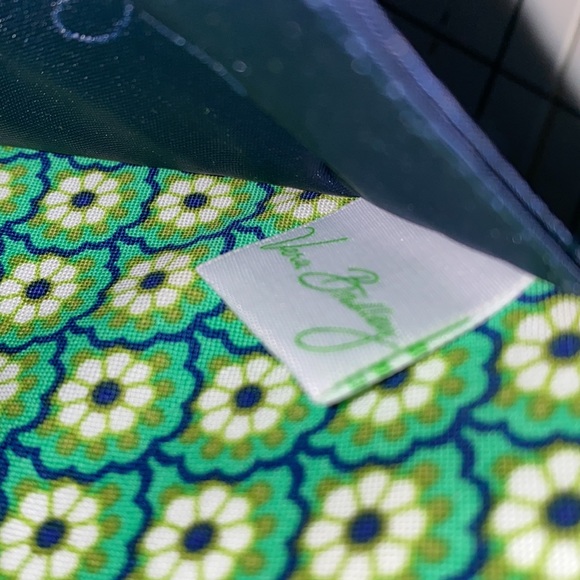 NWT Vera Bradley Passport ID Cover Rhythm & Blues Greens Aqua White Navy - Picture 16 of 16